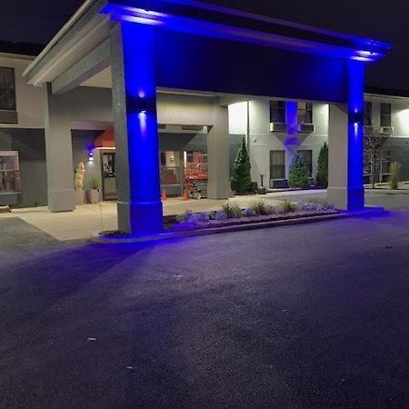 Days Inn By Wyndham Great Lakes Naval Base North Chicago Eksteriør bilde